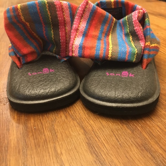 Sanuk Sandals Multi-Color - Picture 4 of 8